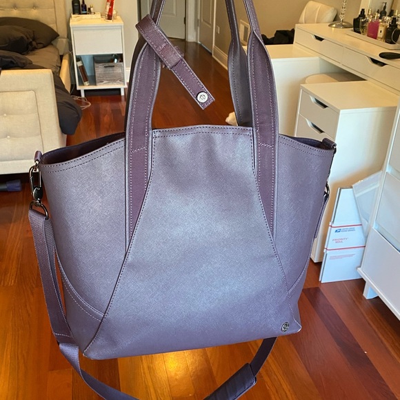 lululemon athletica Handbags - Lululemon black currant mini all day tote bag